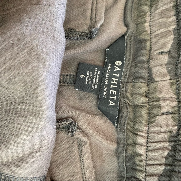 Athleta Camo Farallon Shorts - Picture 3 of 5